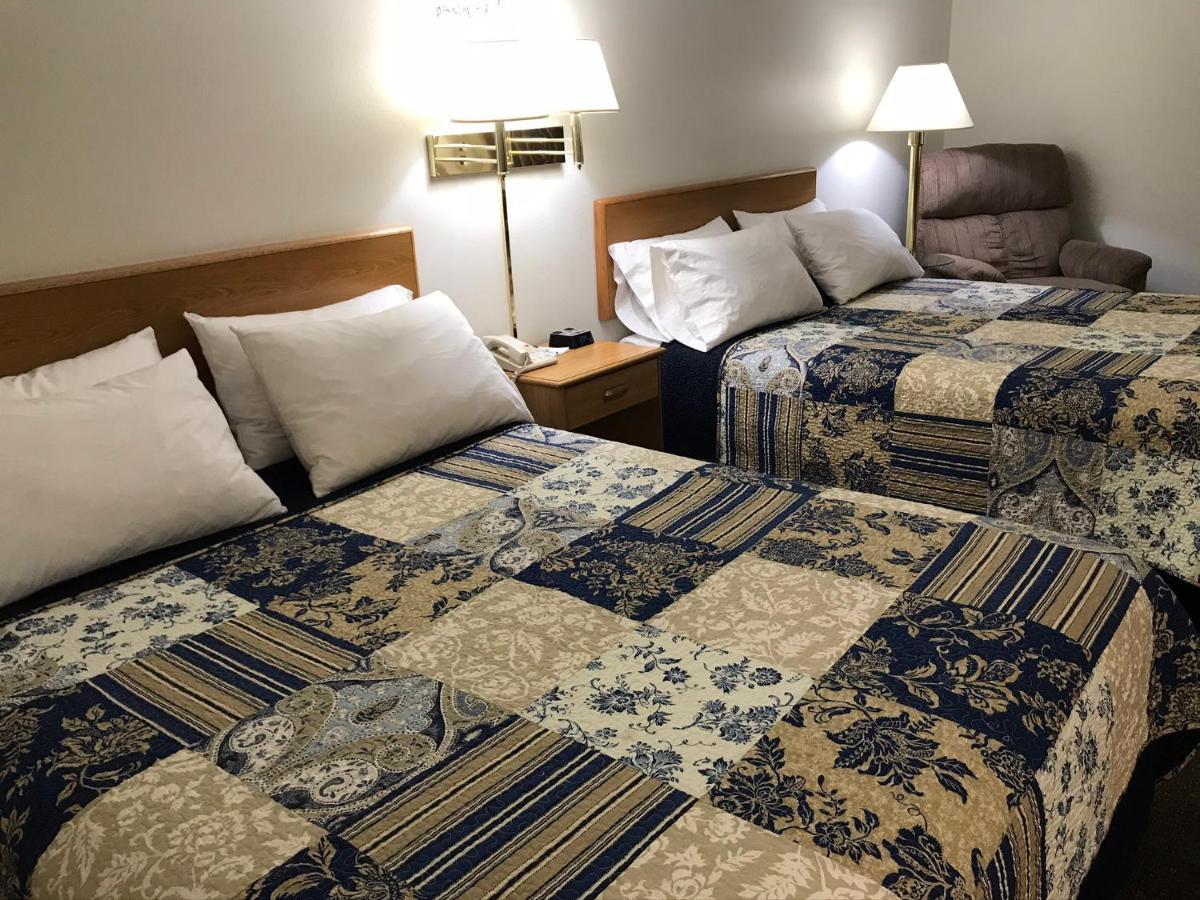 Dutch Country Inn Kalona Екстериор снимка
