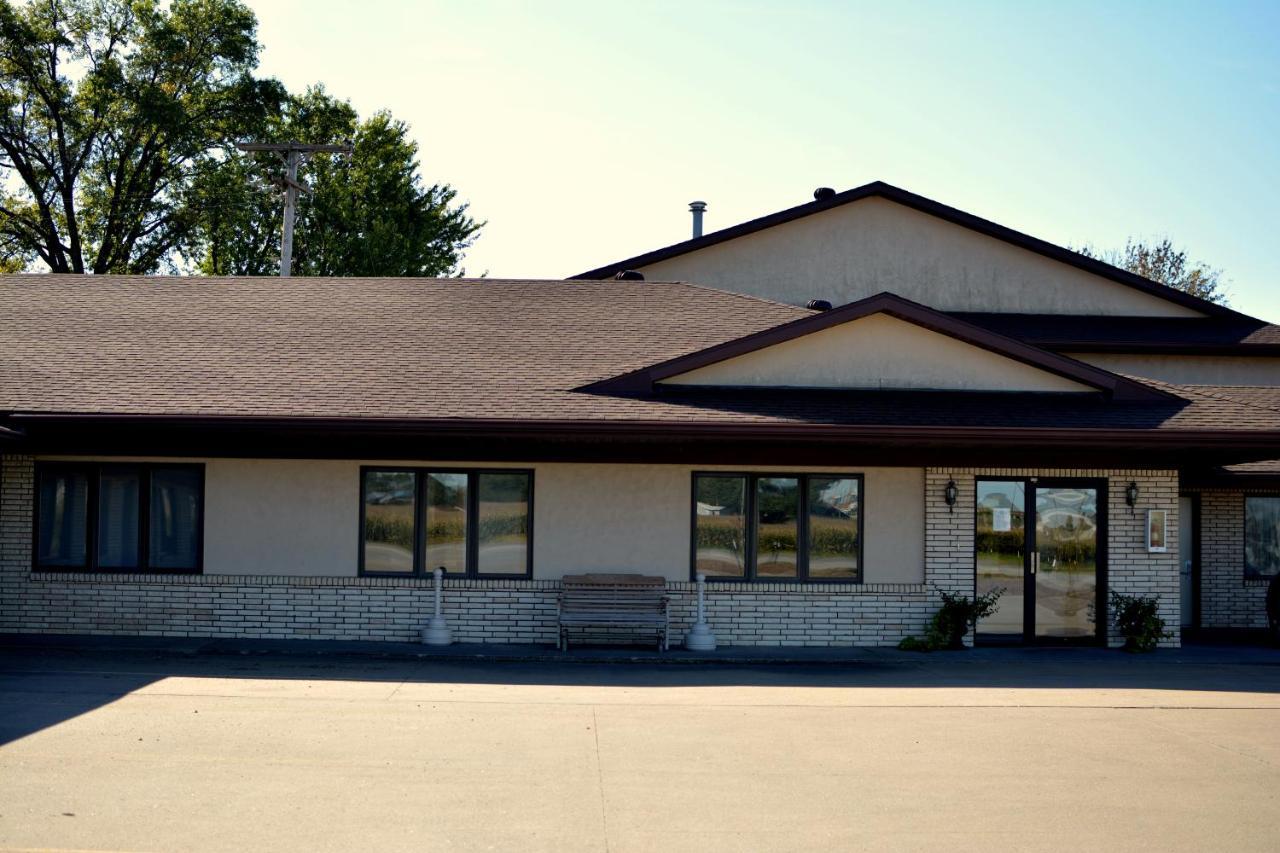 Dutch Country Inn Kalona Екстериор снимка