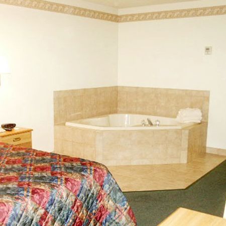 Dutch Country Inn Kalona Съоръжения снимка