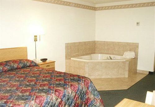 Dutch Country Inn Kalona Екстериор снимка