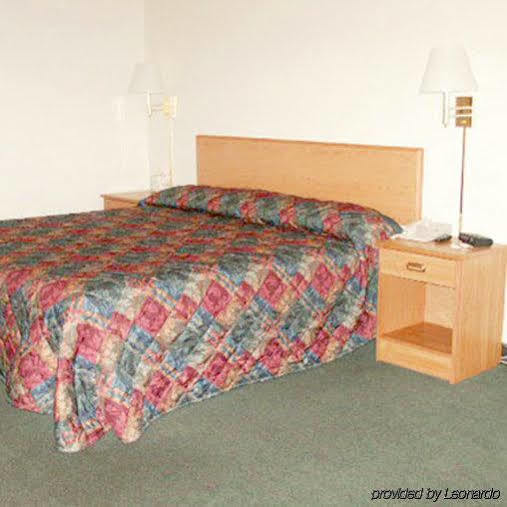 Dutch Country Inn Kalona Стая снимка